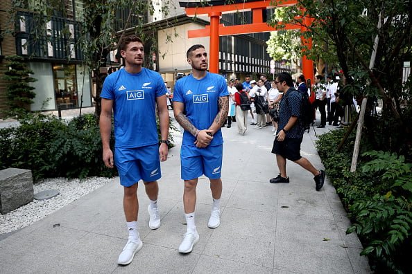 Joueurs coupe du monde rugby au Japon dans la rue