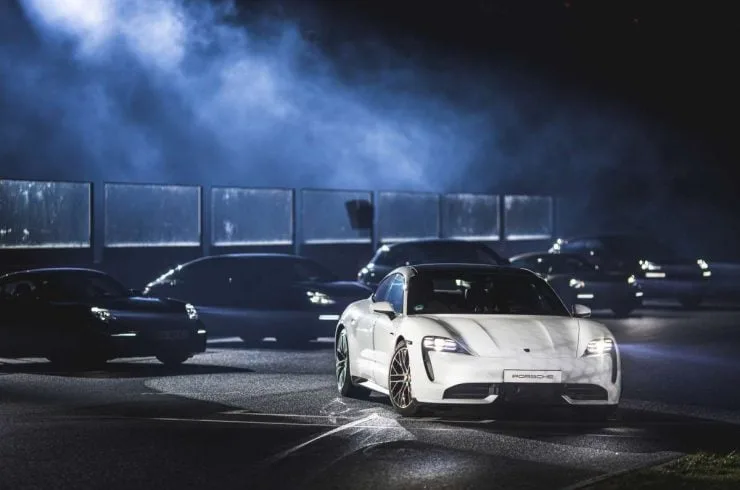 La Porsche Taycan Débarque En France 2 taycanthomascortesi 11