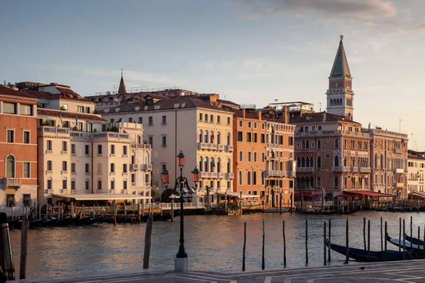 the st regis venice facade ph niall clutton