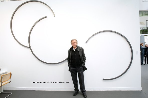 Bernar Venet