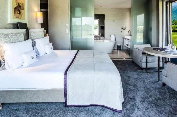 Jiva Hill Resort, Un Ecrin Niché Dans L’Ain 4 jiva hill resort deluxe room 1 e2888f lenaka 1