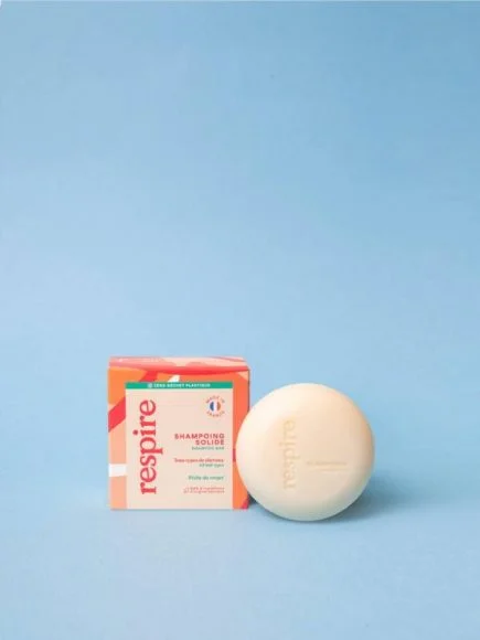 Pleins feux sur Respire, la marque de cosmétiques clean qui monte 3 respireshamp solide peche 900x