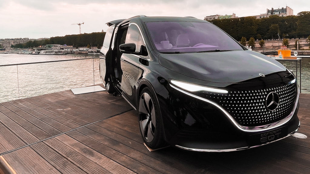 mercedes eqt paris