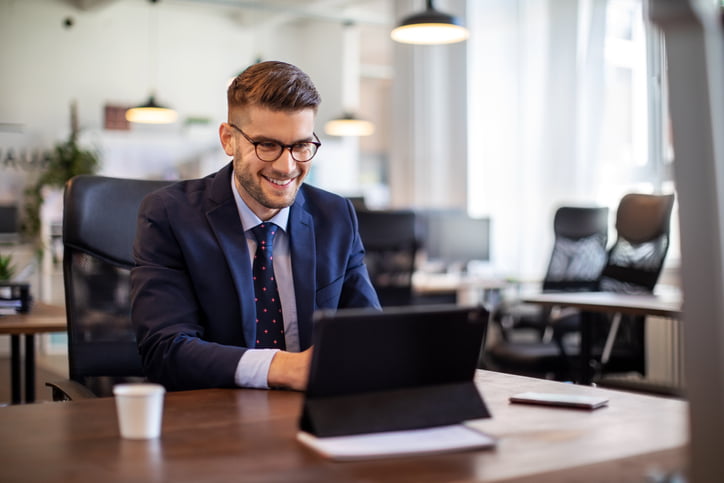 3 étapes simples pour apprendre à aimer son travail - Forbes France