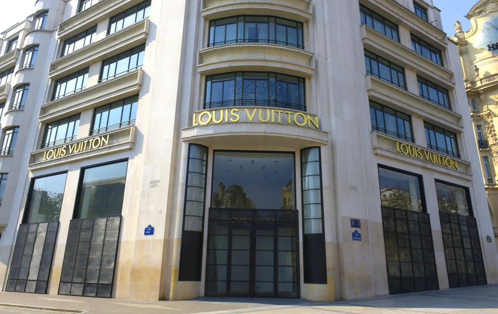Louis Vuitton magasin phare 101 avenue des ChampsElysées Paris France  Photo Stock  Alamy