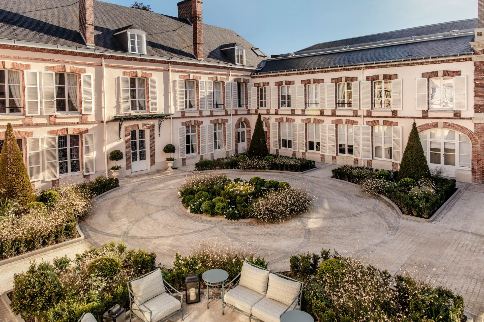 cour maison belle epoque perrier jouet 2