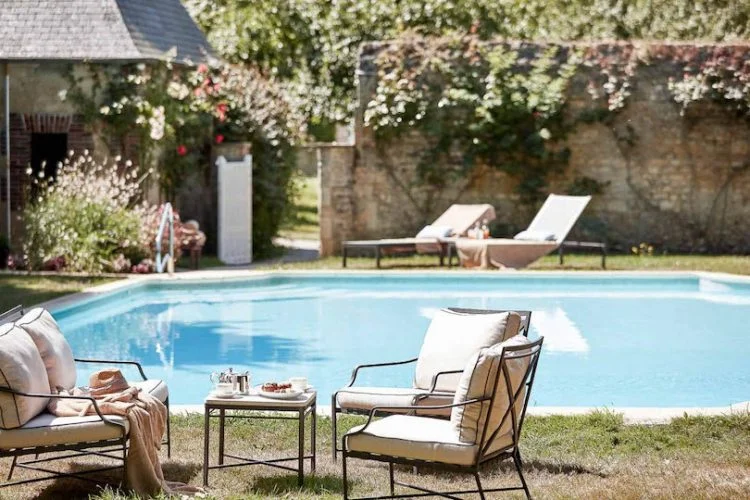 Prolongez les vacances | Voici 5 idées d’hôtels pour partir en amoureux en Normandie 3 hotel chauteau audrieu piscine 005 dr jpg