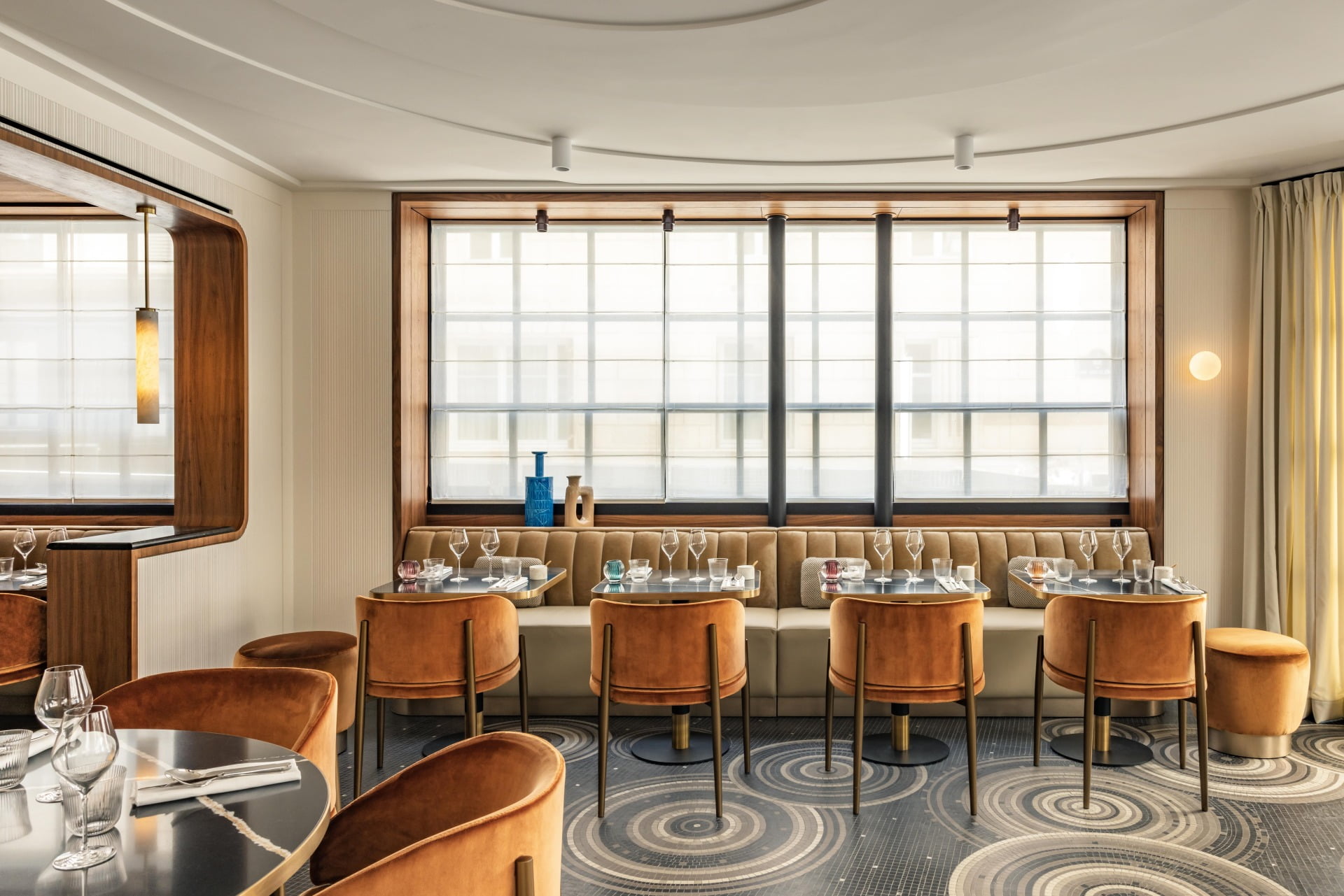 restaurant les parisiens min