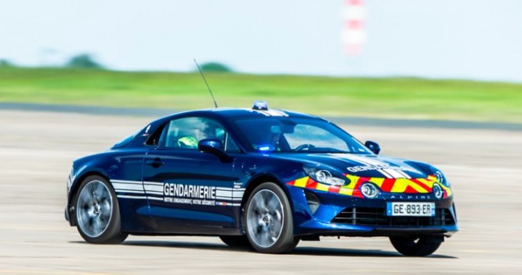 l'Alpine gendarmerie salon de l'auto