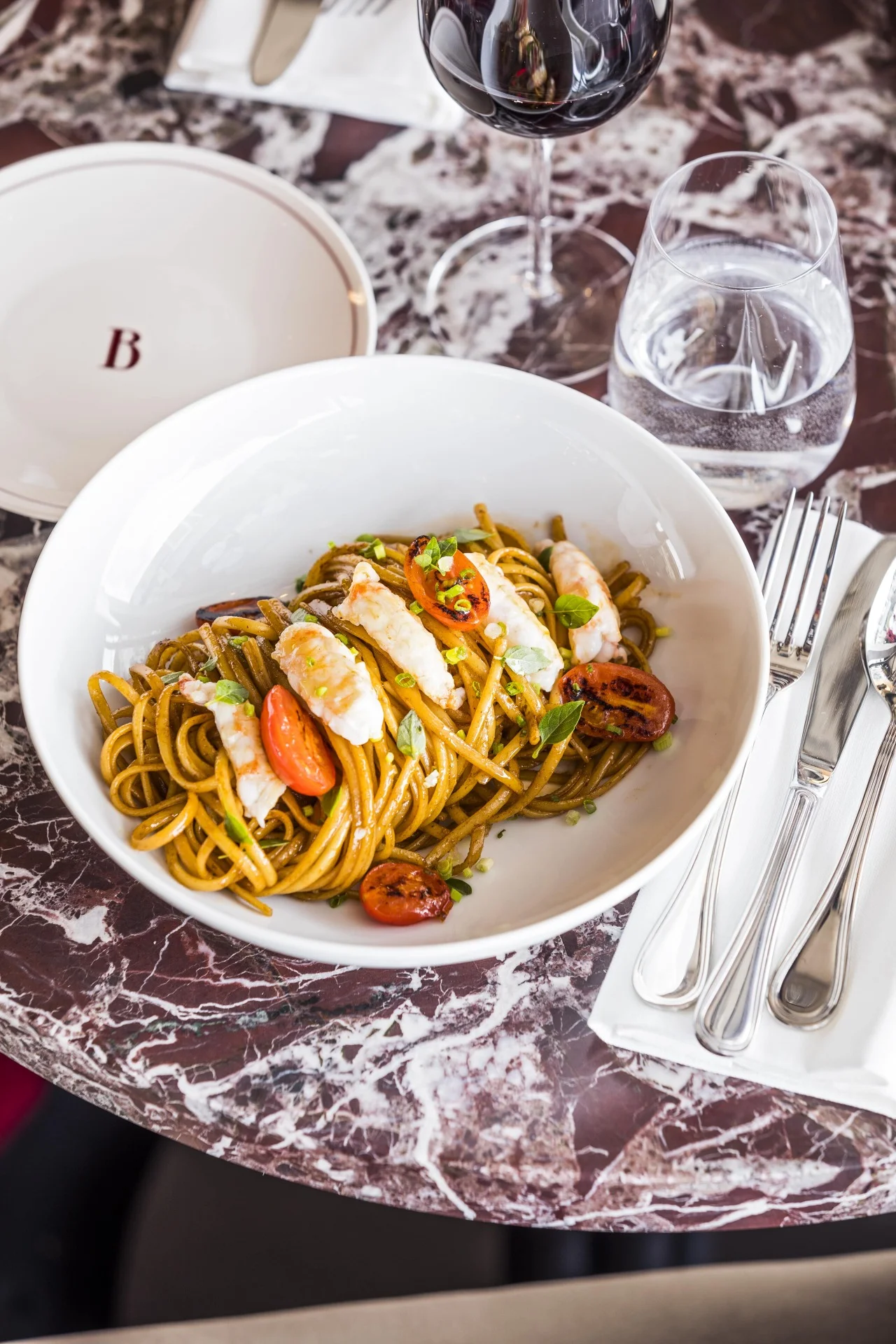 Sortir à Paris : Bonnie, la nouvelle table haut perchée de Paris Society 3 langouste pasta bonnieromainricard 11 52247236351 o min