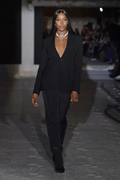 Fashion Week | « Beyond the light », le flamboyant défilé de Haute Joaillerie de la Maison Messika 3 look 29 naomi campbell 2022 messika high jewelry show getty images 065