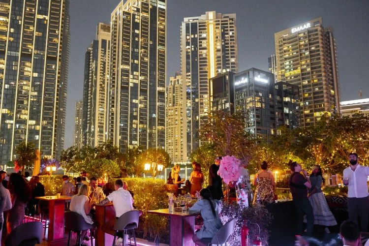 Un parfum d’Inde au Taj Hotel Dubaï pour une villégiature enivrante 2 treehouse night