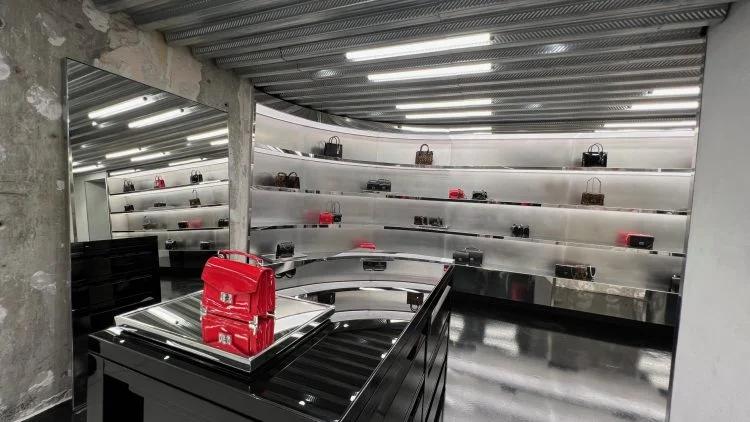 6 store