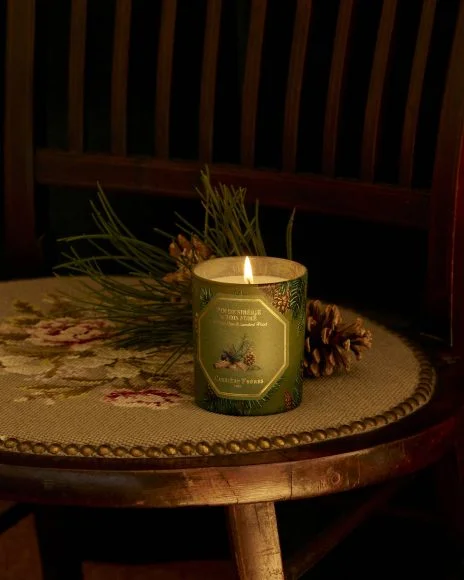 SELECTION NOËL | Soyez inspirés et sur votre 31 pour les fêtes ! 4 shooting carriere freres 10 siberian pine smoked wood candle