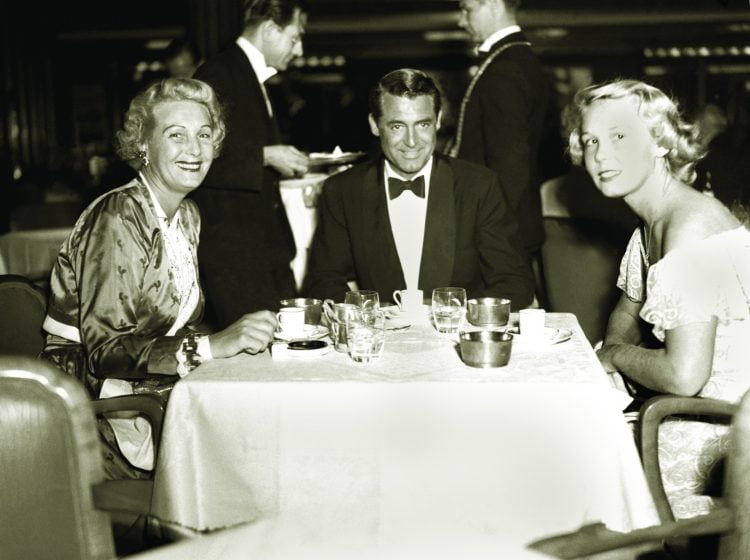 Cary Grant (center) aboard the Queen MaryCunard