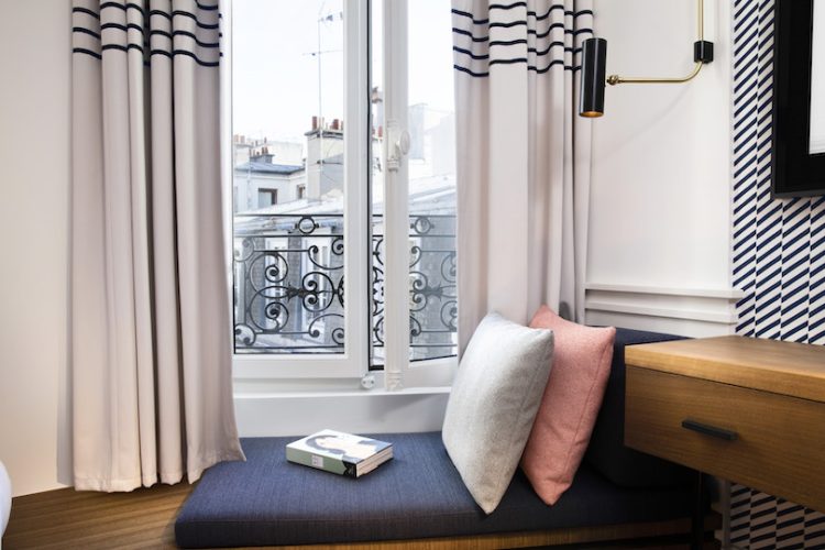 Pascal Donat (Président du groupe Valotel) : "L’hôtel représente les codes de la maison et se doit donc d’apporter l'émotion et un sentiment de cocon douillet" 6 maison elle paris chambre cabine1 christophe bielsa
