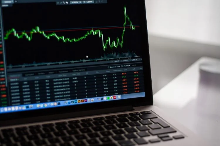 Les Français n'ont jamais eu autant d'argent dans leurs livrets A et LDDS | 1,5 million de Français ont été actifs en Bourse 6 Bourse illustration