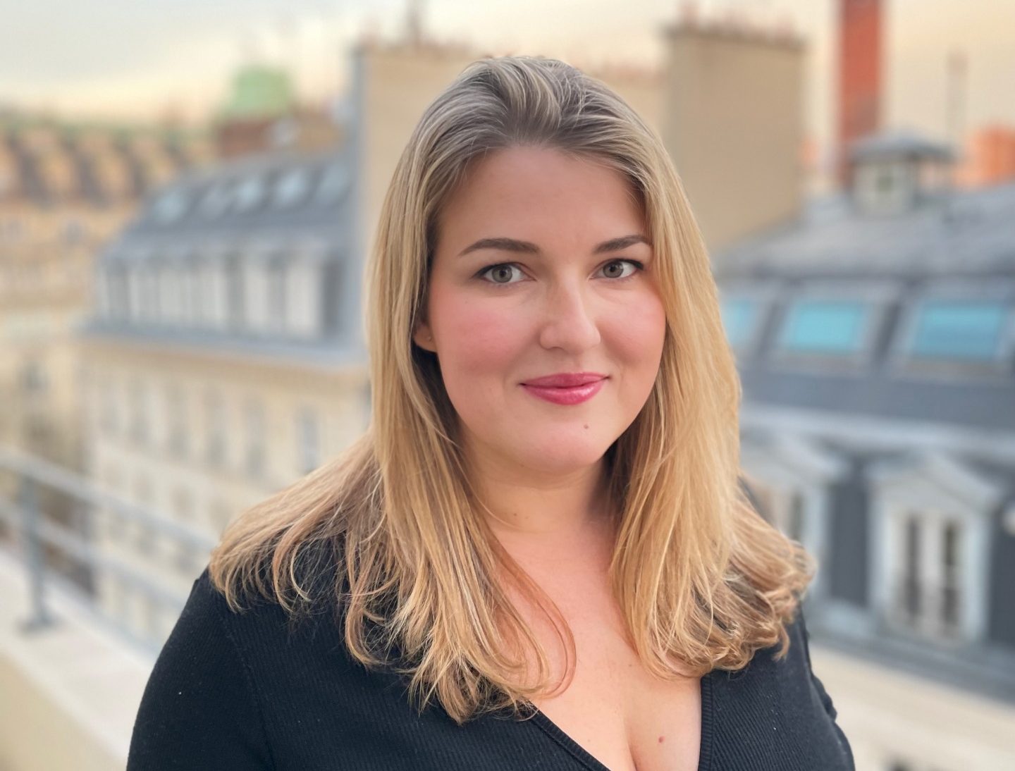 amandine linkedin e1680103089345