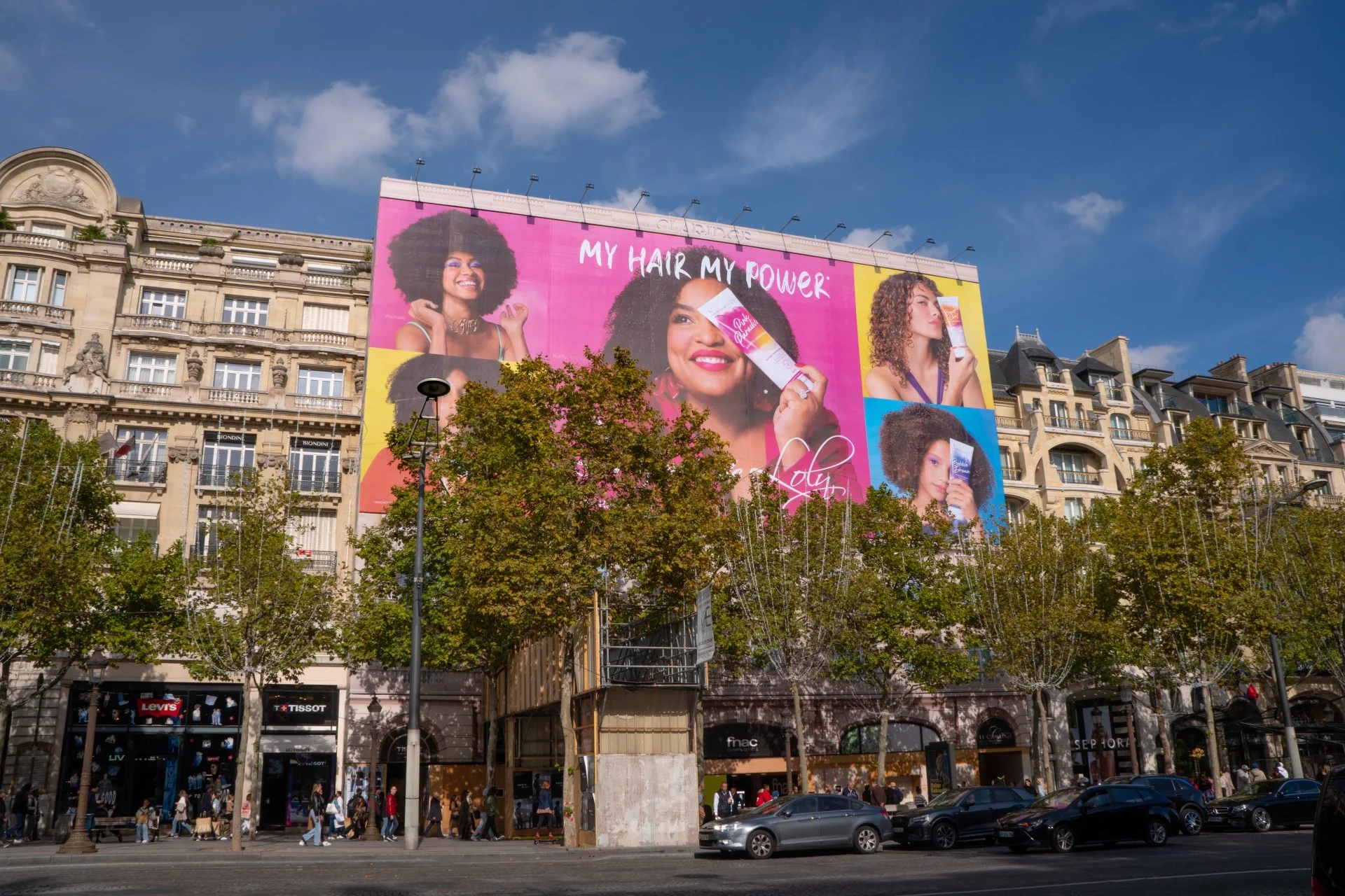 affichage champs elysees 4
