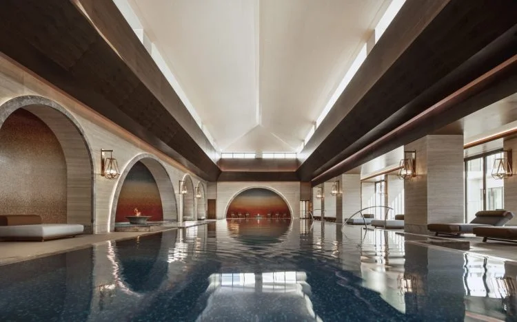One and Only Portonovi au Monténégro : glamour et bien-être sur la nouvelle Riviera 9 oo portonovi wellness chenot espace indoor pool wide 1589 master scaled 1