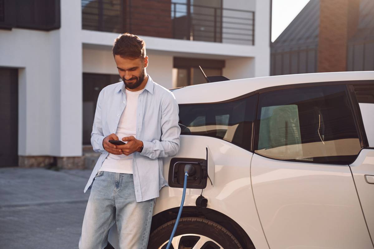 prochainement automobile attendre hybride