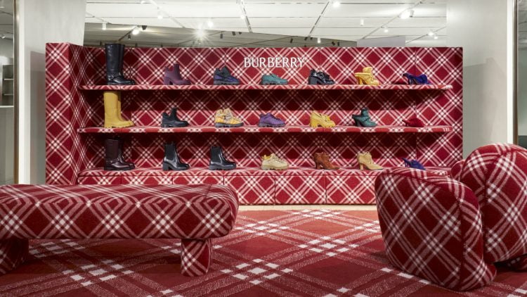 burberry 2023 galeries lafayette festive pop up rgb cropped 16x9 04