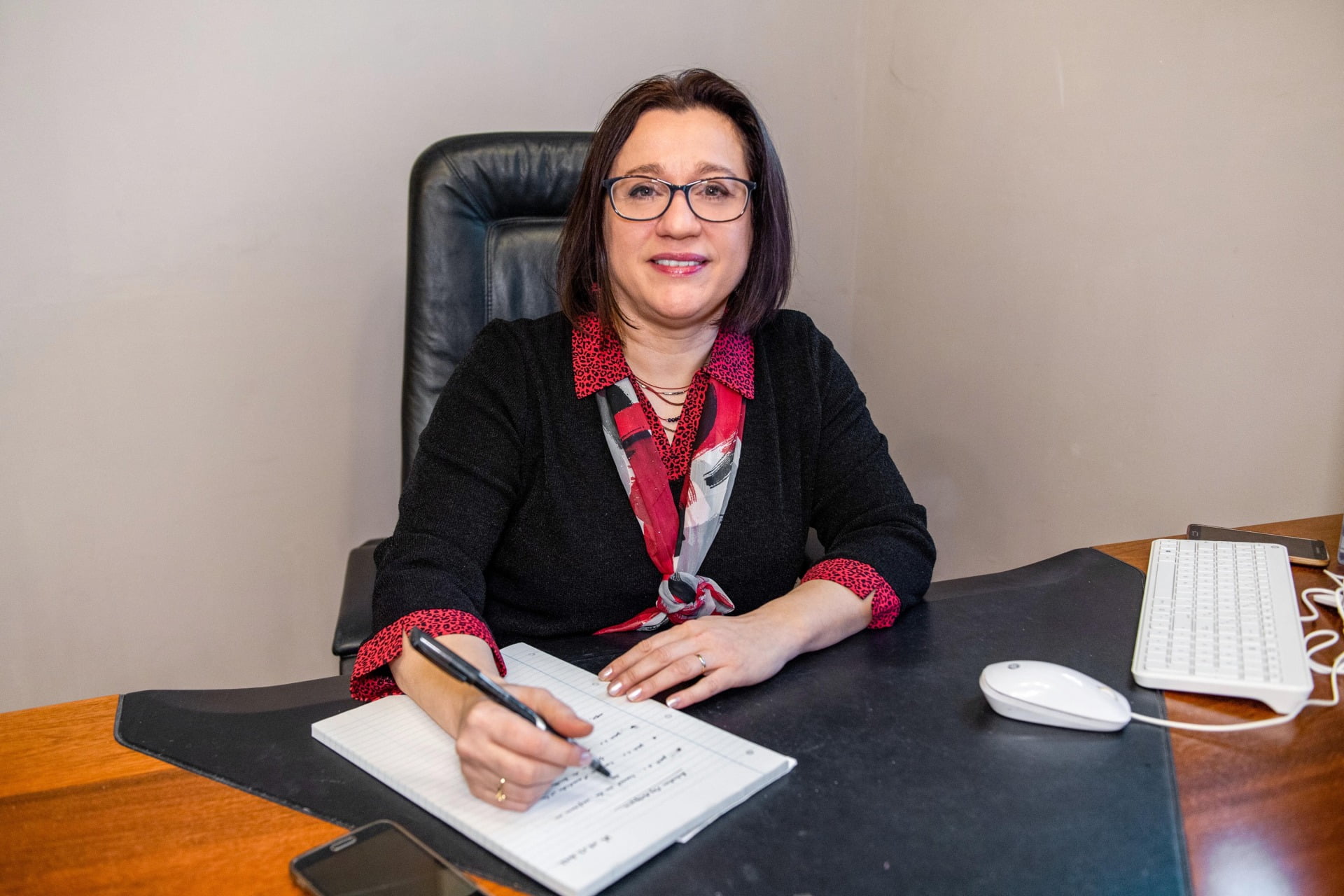 photo 1 christine buttol prise de notes bureau