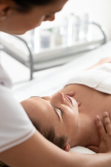 La Réserve Paris Hotel & Spa Nescens, un écrin de bien-être où défier le temps 4 spa la reserve ramatuelle facial 3