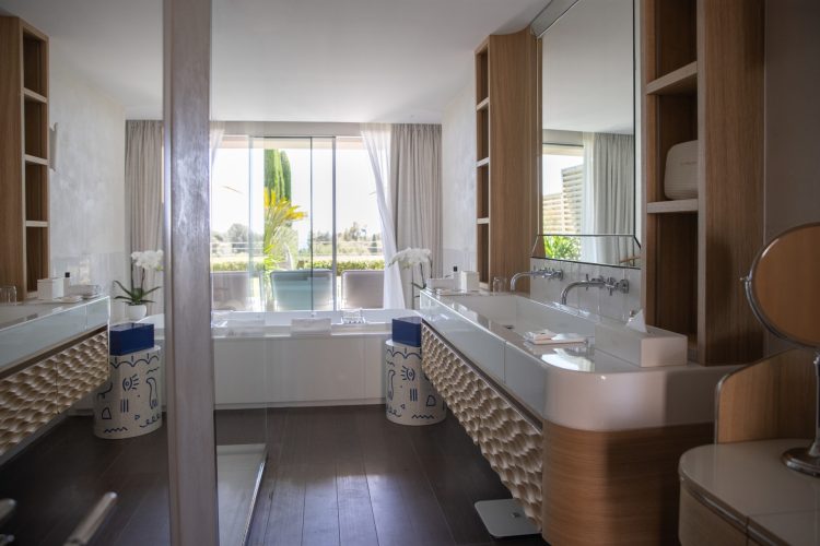 la reserve ramatuelleas2i4036 lrr junior suite exclusive vue mer jardin salle de bain gregoire gardette
