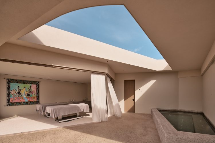 nous santorini spa couples treatment room 1