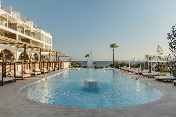 003granmeliavillaleblanc pool