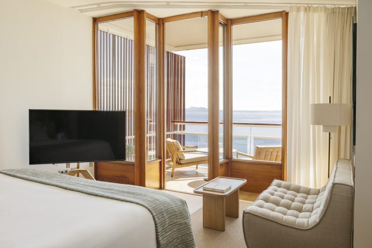 118cgranmeliademar junior suite red level sea view bedroom