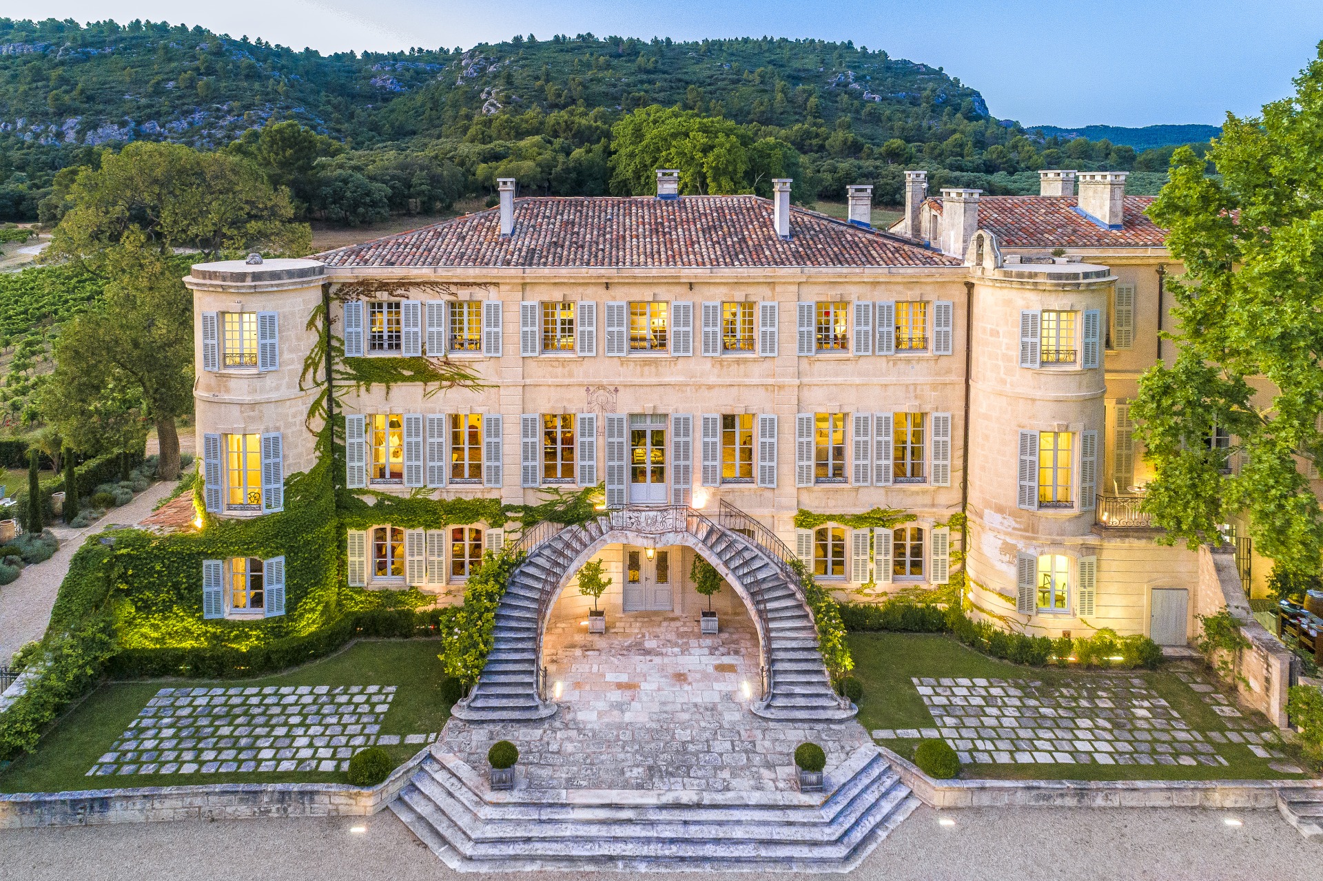 chateau d estoublon vue aerienne