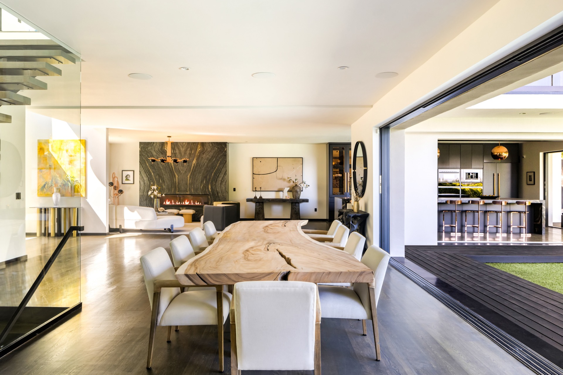Au cœur du havre hollywoodien d’Adam Lambert, évalué à 7,4 millions de dollars 6 1516 n kings rd 13 936 135