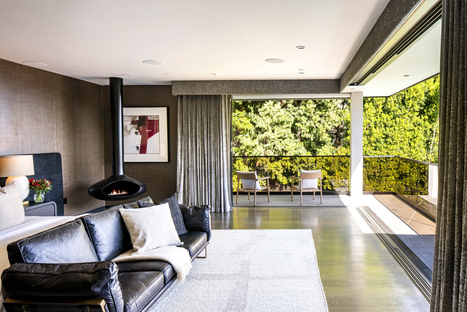 Au cœur du havre hollywoodien d’Adam Lambert, évalué à 7,4 millions de dollars 5 1516 n kings rd 38 772