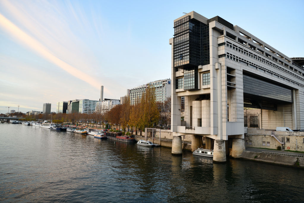 À l’instar de leur démarche en début d’année pour faire adopter le budget 2025, les ministres de l’Économie, Eric Lombard, et des Comptes publics, Amélie de Montchalin, rencontreront l’ensemble des partis politiques à Bercy d’ici le 11 juillet.