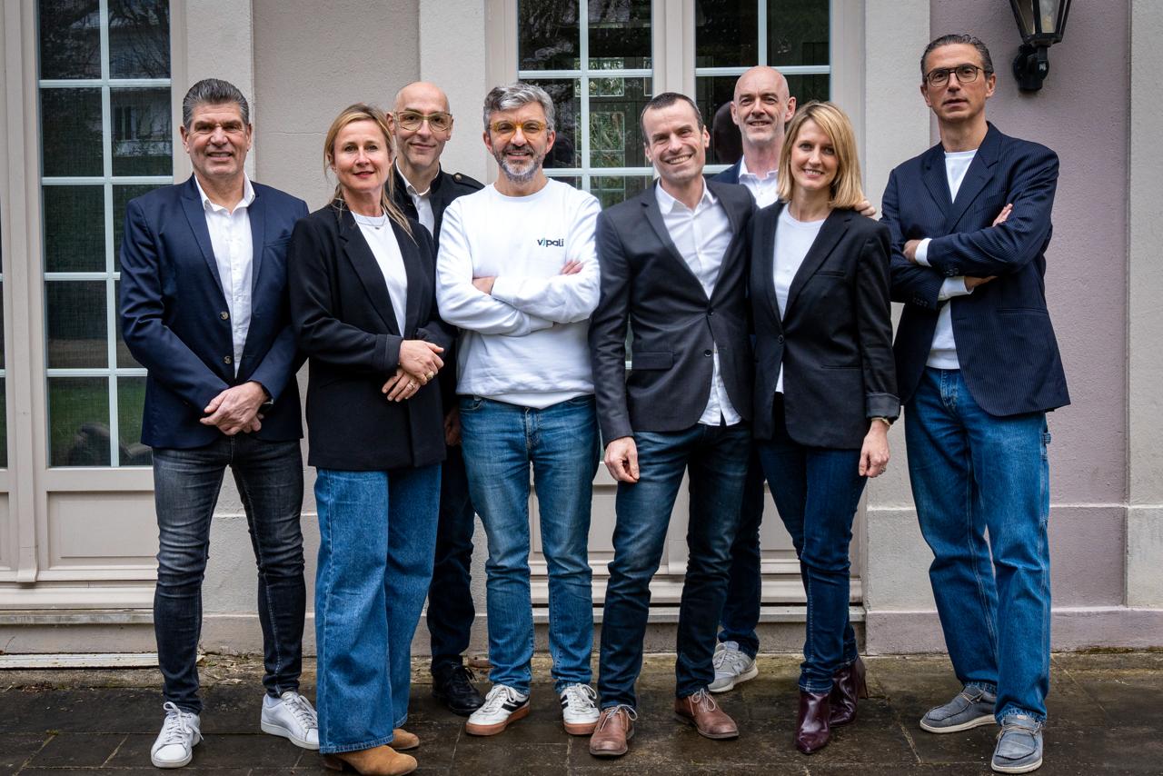 Les cofondateurs de Vipali, dans l'ordre : Alain Lignier, Charlotte Wattine, Alexandre Morel, Gilles Lechantre, Antoine Moraux, Damien Monnot, Cécile Annequin et Jérome Mizon.