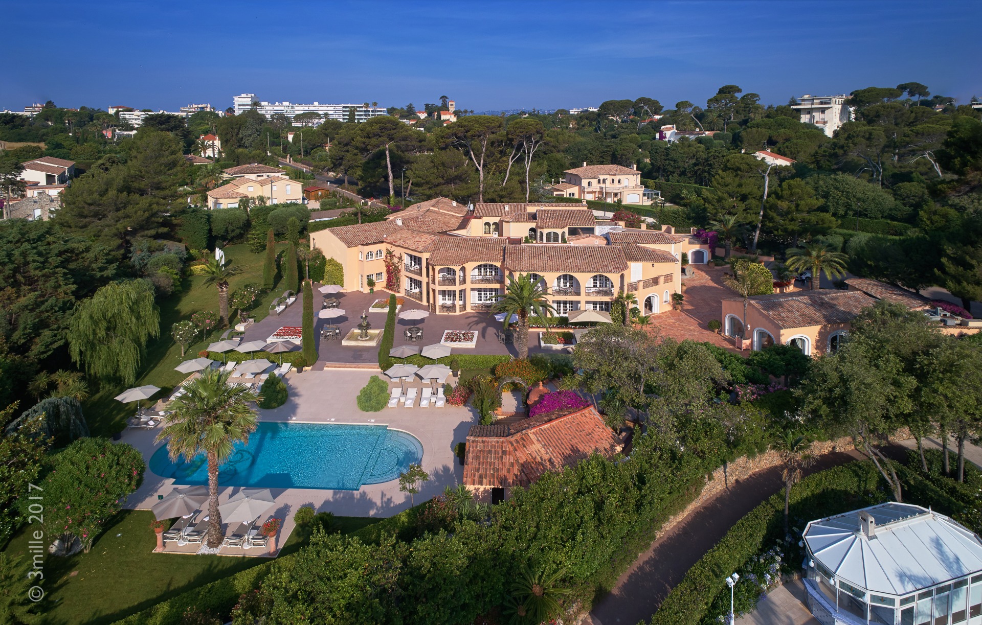 vue aerienne hotel imperial garoupe