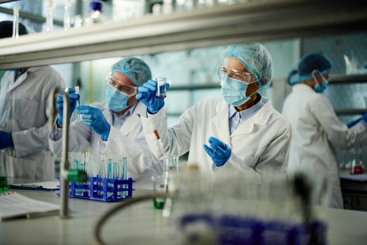 La chimie constitue le socle de toutes les industries — de l’automobile aux batteries — et sa défaillance menace la souveraineté industrielle européenne.