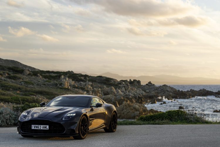 astonmartinvanquishphotomaxearey 0160
