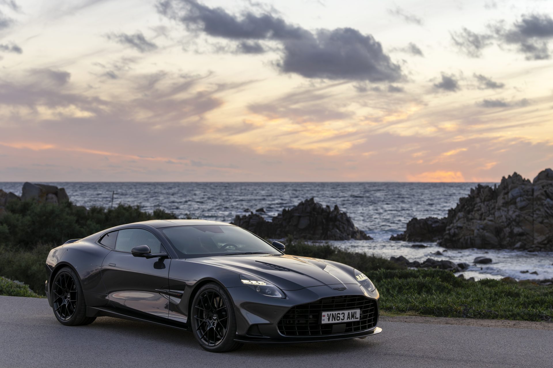 astonmartinvanquishphotomaxearey 2 8 copie