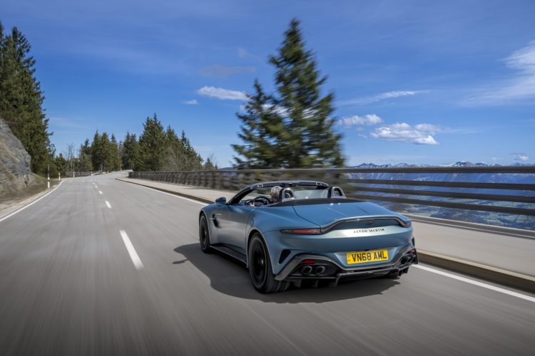 À Séville avec la Vantage Coupé 4 astonmartinvantageroadster satiniridescentsapphire andymorgan 0038