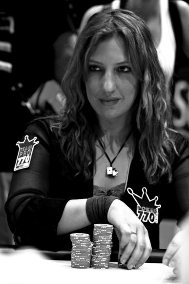 Vanessa Hellebuyck, une championne de poker qui met cartes sur table - vanessa hellebuyck