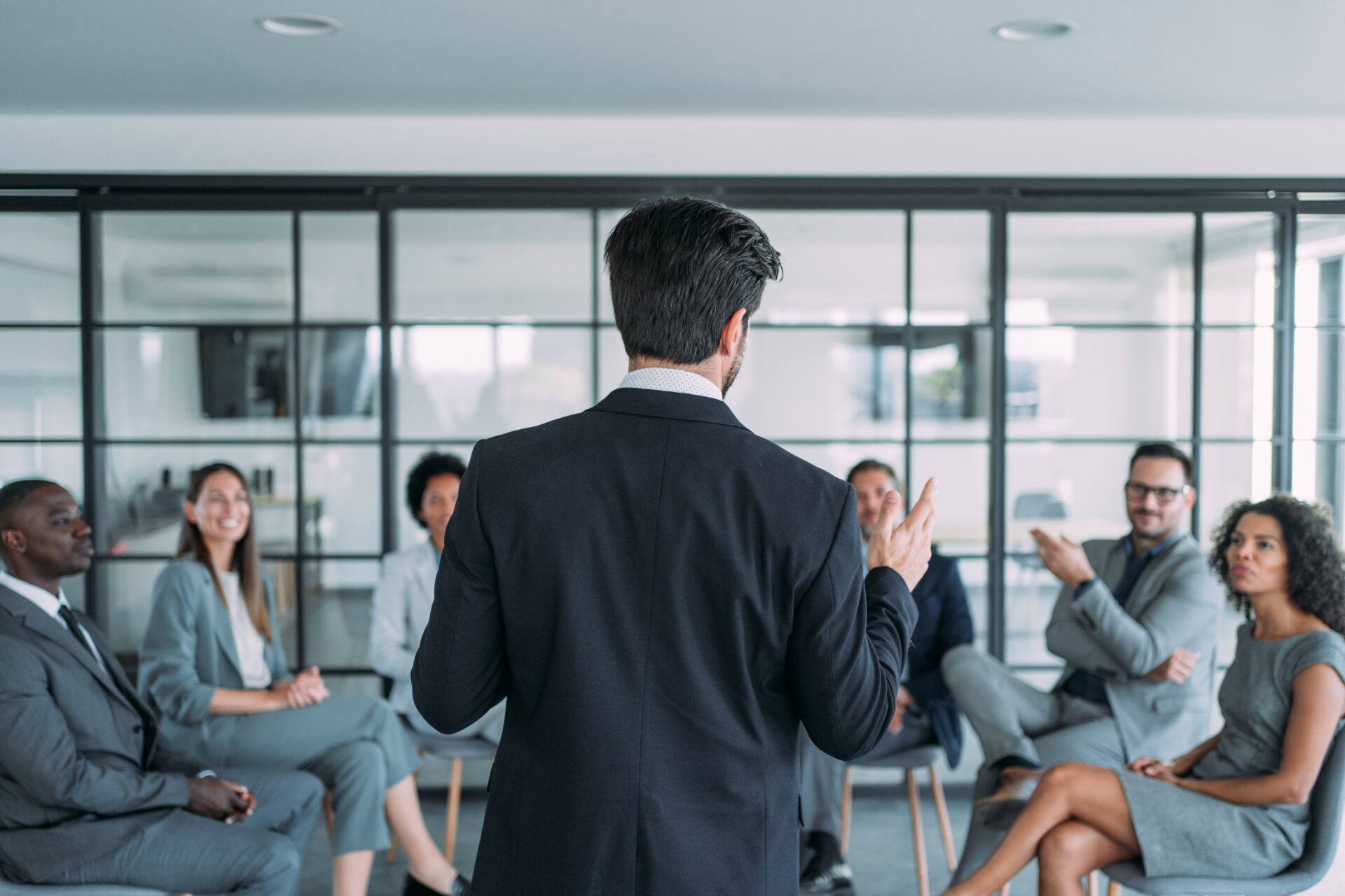 Retrouver l’optimisme dans l’incertitude : le pari du leadership appréciatif - gettyimages 2159902042