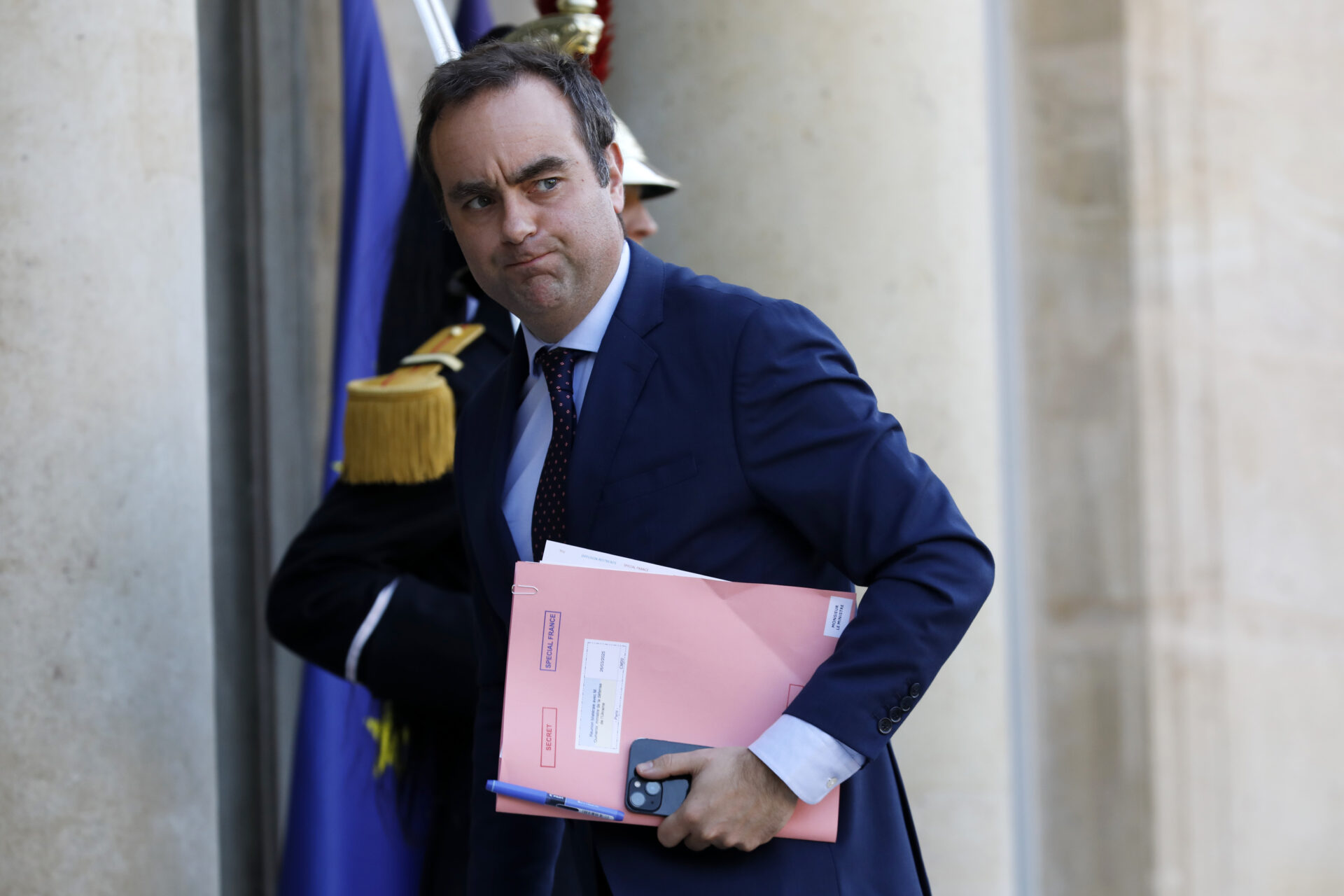 Taxe Zucman : le dilemme qui peut faire tomber le gouvernement Lecornu